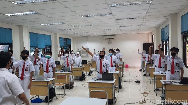 Suasana di SMA Unggulan MH Thamrin