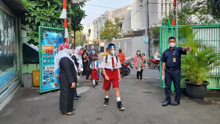 Suasana sekolah tatap muka di SDN 07 Cideng, Jakpus