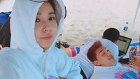 Setelah mengumumkan pacaran, Taeyang dan Min Hyo Rin memang kerap dikabarkan liburan bareng. (Foto: dok. YouTube YGTAEYANG) 