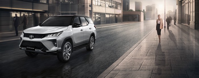 Toyota Fortuner Legender 2021 di Thailand