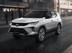 Toyota Daftarkan Paten Desain Bumper, Fortuner Legender Masuk RI?