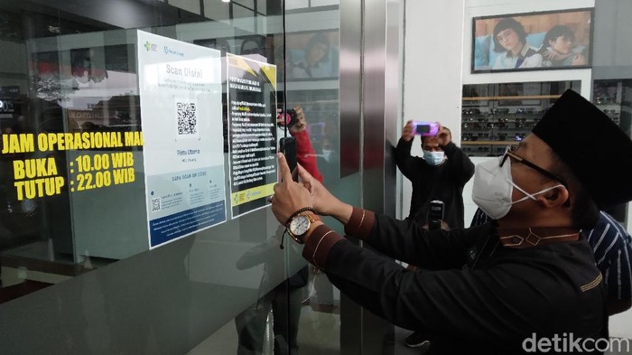 Kota dan Kabupaten Malang serta Kota Batu menerapkan PPKM level 4. Pemkot Malang berharap ada pelonggaran aturan PPKM bagi mal.