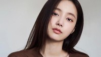 Dispatch pertama kali mengungkap foto-foto kebersamaan Yeonwoo dan Lee Min Ho. Foto: (dok. Instagram @chloelxxlxx)