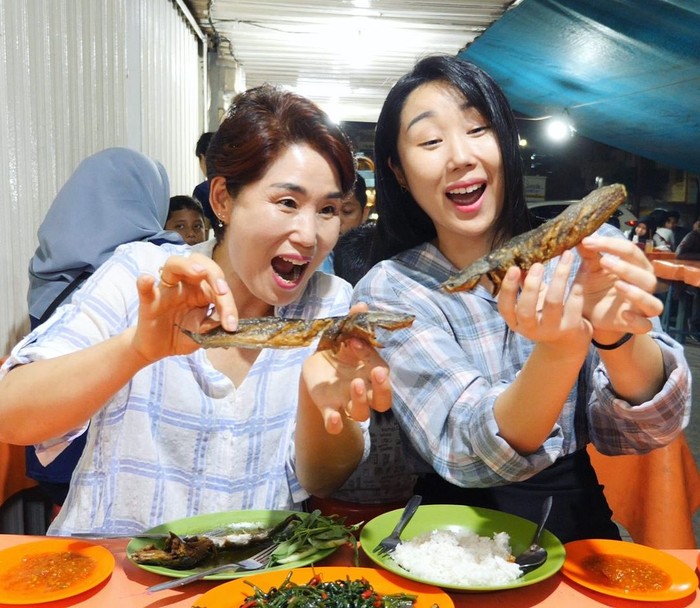 YouTuber Korea Buat Konten Makanan Indonesia