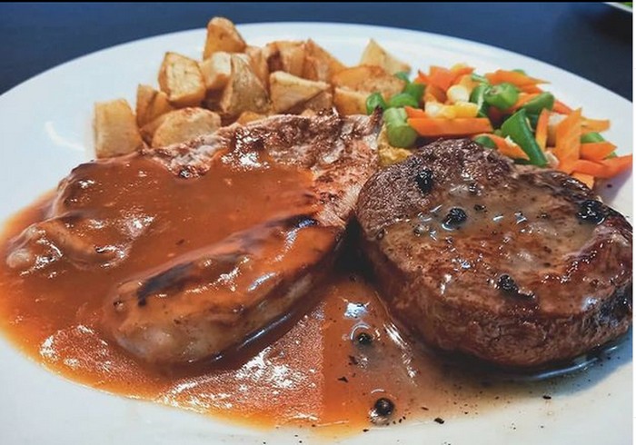 5 Mantan Chef Hotel Berbintang yang Sukses Jualan Steak 5 Mantan Chef Hotel Berbintang yang Sukses Jualan Steak