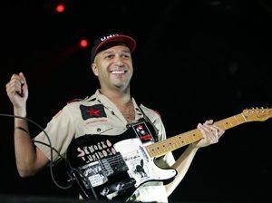 Duh, Tom Morello Di-smackdown Sekuriti di Konsernya Sendiri