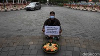 Seruan itu diantara alokasi dana keistimewaan untuk bantuan sosial tunai bagi pelaku usaha kecil, PKL dan pekerja informal yang terdampak pandemi.