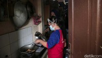 Kelas uji coba tatap muka dilakukan dengan prokes yang ketat.