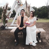 Amanda Manopo juga menjelaskan bahwa semua pekerjaannya bersama Arya Saloka sudah masuk ke dalam kontrak sinetron mereka berdua. Namun karena hujatan netizen yang menyudutkannya, Amanda Manopo pun mengaku tak mau lagi mengambil kontrak kerja sama dengan Arya Saloka. Foto: Instagram