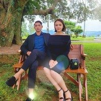 Karena totalitas aktingnya dalam sinetron Ikatan Cinta, tak heran jika banyak orang yang mengidolakan pasangan Andin dan Aldebaran. Seperti dalam foto yang satu ini, keduanya terlihat sangat kompak bukan? Foto: Instagram