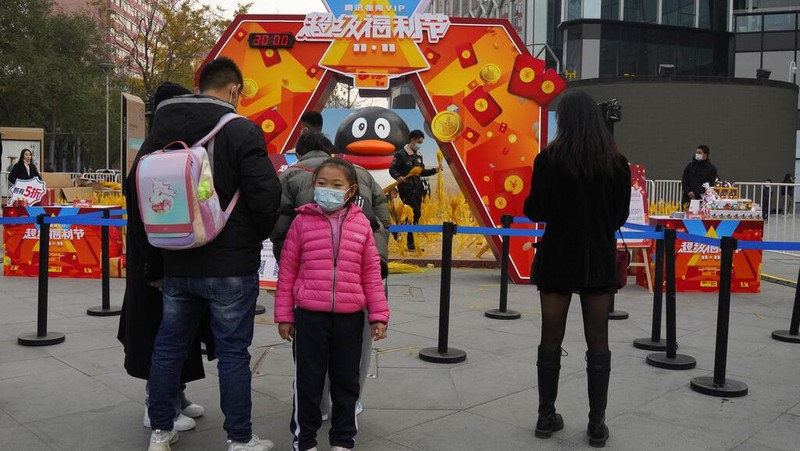 China membuat aturan baru terkait permainan game online untuk anak di bawah umur. Negara itu membatasi anak-anak bermain game online maksimal 3 jam seminggu.