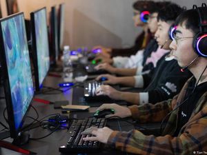 Suka Bermain Game Online? Ini 8 Bahayanya bagi Pelajar