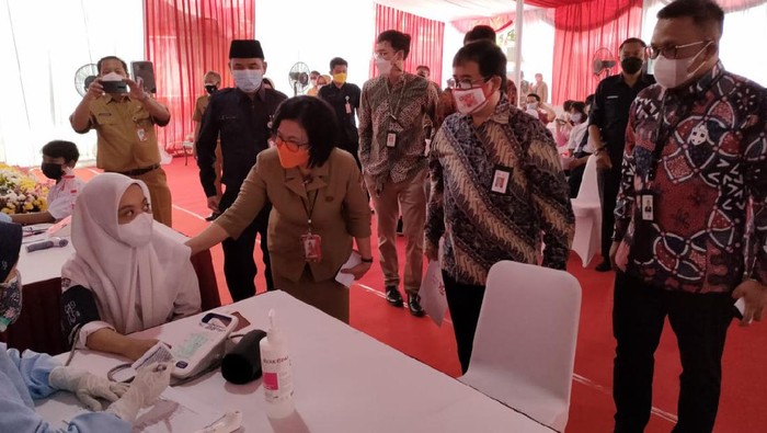 Dorong Literasi dan Inklusi Keuangan untuk Pelajar Bank DKI terus mendorong literasi dan inklusi keuangan untuk komunitas pelajar melalui program Satu Rekening dan Pelajar (KEJAR).
Per Juli 2021, Bank DKI telah memiliki 1,31 juta Number of Account KEJAR yang terdiri dari 1,12 juta pemegang KJP, 183 ribu pemegang rekening Tabungan Simpel, serta non-Tabungan Simpel dan non-KJP sebanyak 4,3 ribu rekening.