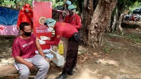 Begini suasana penyelenggaraan vaksinasi door to door di kawasan Sendang Sari Mulyo, Pedukuhan Nogosari, Kalurahan Selopamioro, Kapanewon Imogiri, Kabupaten Bantul.