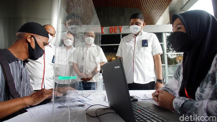 Genjot Vaksinasi Kejar Target Herd Immunity Telkomgroup terus menggenjot program vaksinasi COVID-19 untuk menjangkau seluruh karyawan dan keluarga karyawan di seluruh daerah Indonesia, guna mengejar target herd immunity.