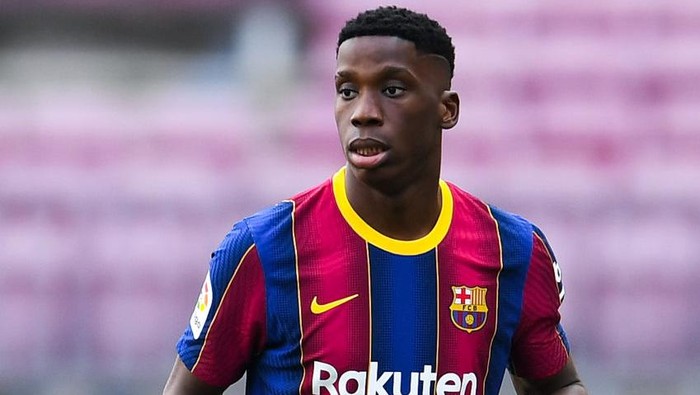 BARCELONA, SPAIN - MAY 16: Ilaix Moriba of FC Barcelona looks on during the La Liga Santander match between FC Barcelona and RC Celta at Camp Nou on May 16, 2021 in Barcelona, Spain. Sporting stadiums around Spain remain under strict restrictions due to the Coronavirus Pandemic as Government social distancing laws prohibit fans inside venues resulting in games being played behind closed doors. (Photo by David Ramos/Getty Images)