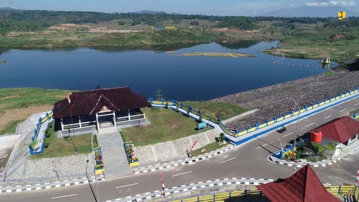 Presiden Jokowi meresmikan Bendungan Kuningan, Jawa Barat, Selasa (31/8/2021). Bendungan ini digarap selama 7 tahun dengan dana Rp 513 miliar.