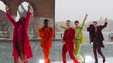 Fashion Show Dolce & Gabbana Diserbu Hujan Es, Artis Dunia Berhamburan