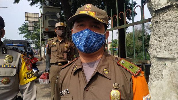 Komandan Polisi Pamong Praja (Manpol) Ciracas Endharwanto