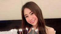 Tahun lalu Ayu Thalia merayakan ulang tahun ke 24 di sebuah hotel bintang 5 di Jakarta. Ia mendapat kejutan manis berupa kue cokelat berhias lilin.