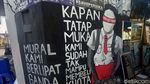 Mural Urus Rakyatmu Jangan Kau Urus Muralku Mejeng di Karawang