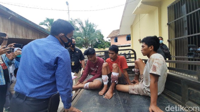 Oknum PLH sopir Dinas Kebersihan Palembang ditangkap karena mencuri motor roda tiga. Dia berkomplot dengan temannya yang residivis narkoba. (Prima S/detikcom)
