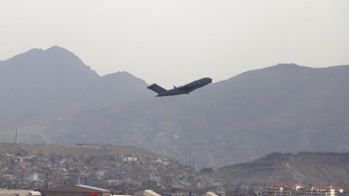 Pasukan AS Tinggalkan Kabul, Evakuasi Warga Afghanistan Berakhir Pesawat militer terakhir AS telah meninggalkan bandara Kabul. Hal itu juga jadi penanda berakhirnya proses evakuasi AS terhadap warga sipil di Afghanistan.