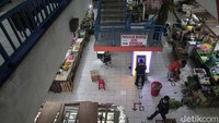Posko Hotline PPKM Ditreskrimsus PMJ resmi dibentuk pada 10 Juli 2021 dengan fokus menangani ketiga pokok pelanggaran tersebut. Dalam perkembangannya, Posko Hotline PPKM juga menerima pengaduan terkait hal-hal lain, seperti penyebaban kerumunan dan juga mahalnya harga tabung oksigen. 