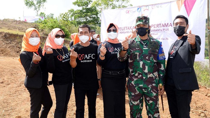 Yayasan Tunas Bakti Nusantara (YTBN) membangun sebuah gedung Pusat Kesehatan Masyarakat (Puskesmas) Pembantu Plus AFC Health Center yang berlokasi di Dusun Aik Mual, Desa Sekotong Timur, Kabupaten Lombok Barat, Provinsi Nusa Tenggara Barat.