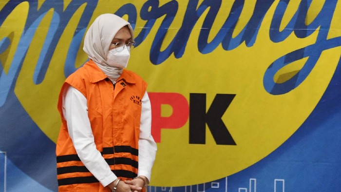 KPK melakukan OTT Bupati Probolinggo Puput Tantriana Sari. Sejumlah barang bukti pun diamankan, salah satunya uang tunai senilai Rp 362.500.000,00.