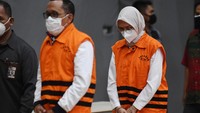 Para tersangka pemberi suap akan disangkakan pasal 5 ayat 1 huruf a atau pasal 5 ayat 1 huruf b atau pasal 13 UU nomor 31 tahun 1999 tentang pemberantasan tindak pidana korupsi sebagaimana telah diubah dengan UU nomor 20 tahun 2001 tentang perubahan atas UU nomor 31 tahun 1999 tentang pemberantasan tindak pidana korupsi juncto pasal 55 ayat 1 ke 1 KUHP.