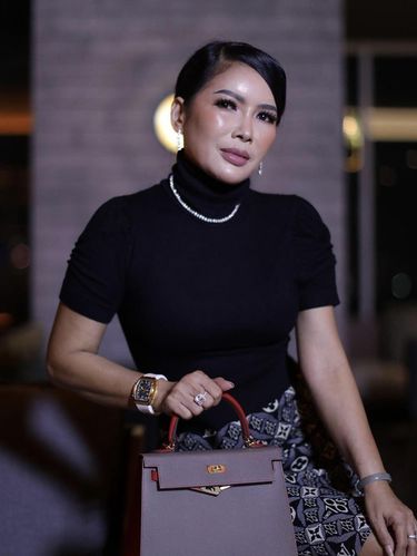 pengusaha Surabaya, Uci Flow Dea.