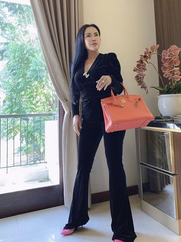 pengusaha Surabaya, Uciflowdea.