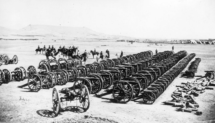 Perang Afghanistan 13th December 1929: A scene of destruction in a town while rebel leader General Nadir Khan was fighting for control of Kabul. He was elected to the Afghan national assembly in October 1929. (Photo by Hulton Archive/Getty Images)