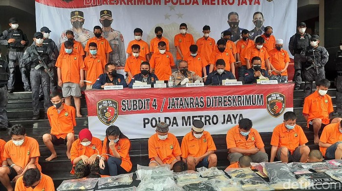 Polisi menangkap 36 pelaku curanmor yang kerap beraksi di wilayah Jakarta-Tangerang. Para pelaku terbagi menjadi 7 kelompok yang berbeda. (Yogi Ernes/detikcom)