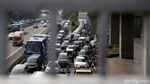PPKM Diperpanjang, Jalanan di Jakarta Tetap Padat Kendaraan