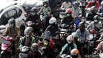 PPKM Diperpanjang, Jalanan di Jakarta Tetap Padat Kendaraan