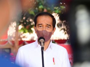 Jokowi Tinjau Vaksinasi Booster di Kawasan Industri, Ini Arahannya