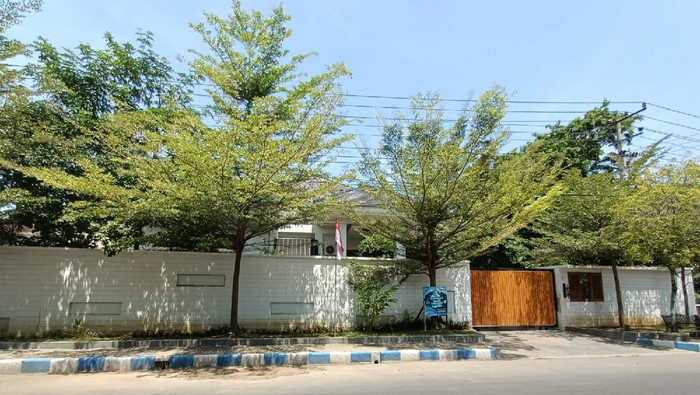 rumah bupati probolinggo puput Tantriana Sari dan Hasan Aminuddin