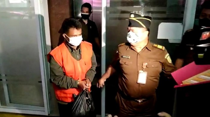 Tersangka korupsi Rp 2,2 miliar di PT BKK Jateng Cabang Brebes Kantor Paguyangan ditahan