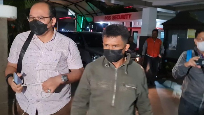 Tersangka korupsi Rp 2,2 miliar di PT BKK Jateng Cabang Brebes Kantor Paguyangan, M Nasir saat ditangkap tim Kejati Jateng.