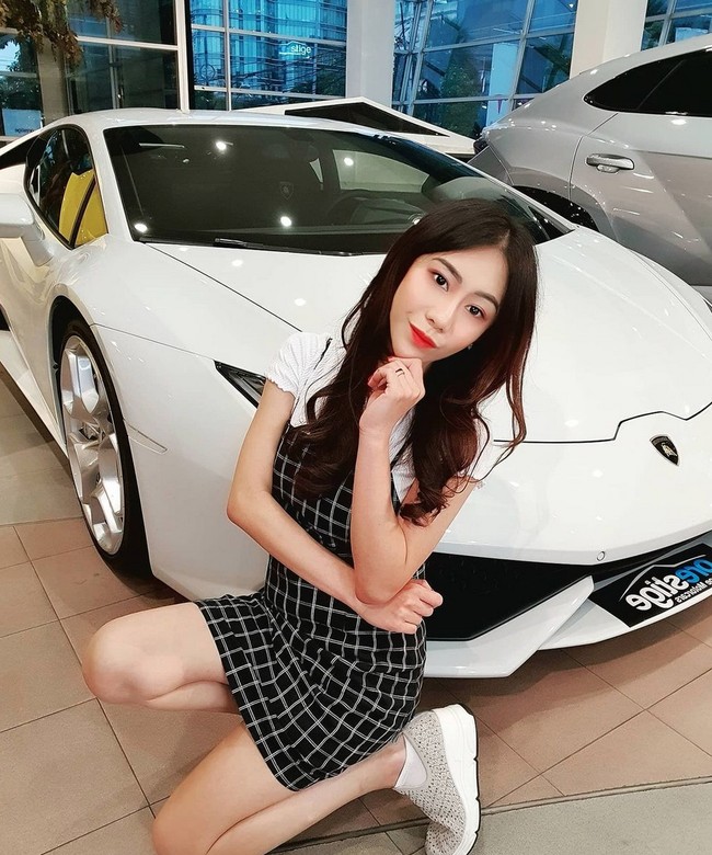 Dalam wawancara dengan detikcom, Thata Anma mengaku tidak memiliki hubungan pacaran dengan anak Ahok, Nicholas Sean. Bukan pacar, masih pendekatan aja, kata Thata Anma. Foto: dok instagram Thata Anma