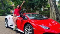Kemesraan Thata Anma sebelum menuding Nicholas Sean melakukan tindak penganiayaan. Foto: dok Thata Anma
