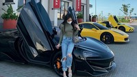 Sosok Thata Anma alias Ayu Thalia yang laporkan anak Ahok, Nicholas Sean atas tuduhan penganiayaan. Foto: dok instagram Thata Anma