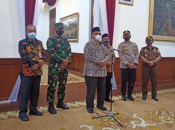 Timbul Prihanjoko yang menjadi Plt Bupati Probolinggo