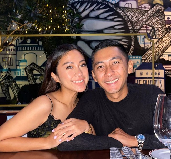 Dwi Jayanti binti R Dwi Handoyo mengajukan gugatan perceraian terhadap Kenang Kenang Mirdad bin Jamal Mirdad. Masuknya terdaftar di kepaniteraan pengadilan Agama Jakarta Selatan nomor 200982 pdtg 2021 PAJS per tanggal 30 Agustus 2021, Kata Humas Pengadilan Agama Jakarta Selatan, Taslimah di kantornya, Kawasan Ragunan Jakarta Selatan pada Selasa, 31 Agustus 2021, seperti dikutip Wolipop dari detikHot. Foto: dok. Instagram/@tynakannamirdad