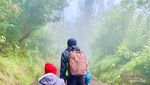 Serunya Trekking di Kawah Ijen, Lihat Pesona Negeri di Atas Awan