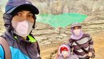 Serunya Trekking di Kawah Ijen, Lihat Pesona Negeri di Atas Awan