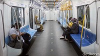 Saat ini DKI Jakarta menerapkan PPKM Level 3 dimana warga yang ingin menggunakan transportasi umum dibatasi maksimal 50 persen.