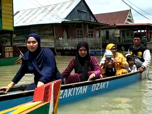 Ketinggian Air Terus Naik, Warga Terdampak Banjir di Sidrap Mengungsi